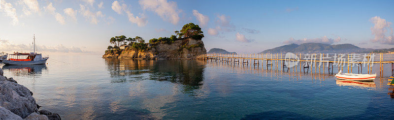 扎金索斯(Zakynthos)的Agios Sostis岛的黎明